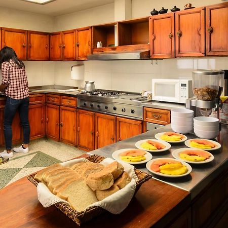 Hostal La Pinta Bogotá Zewnętrze zdjęcie