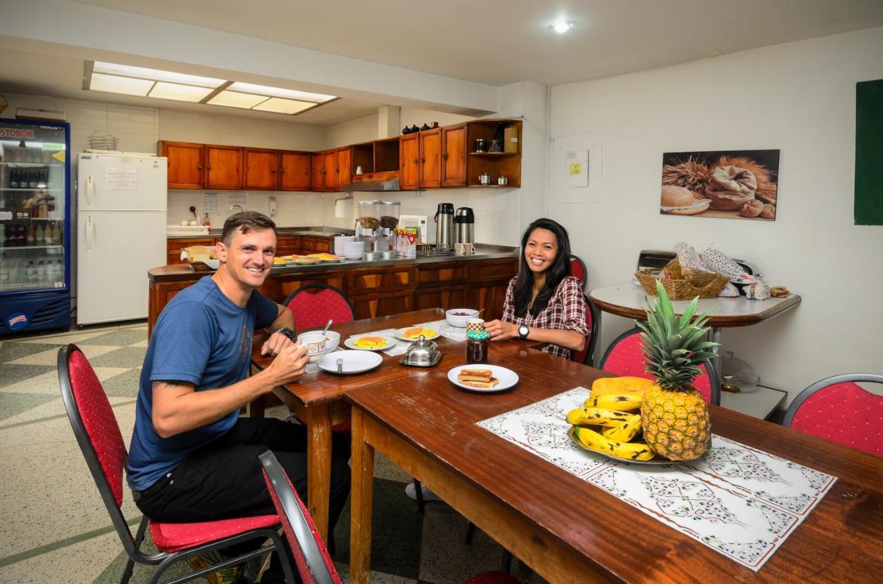 Hostal La Pinta Bogotá Zewnętrze zdjęcie