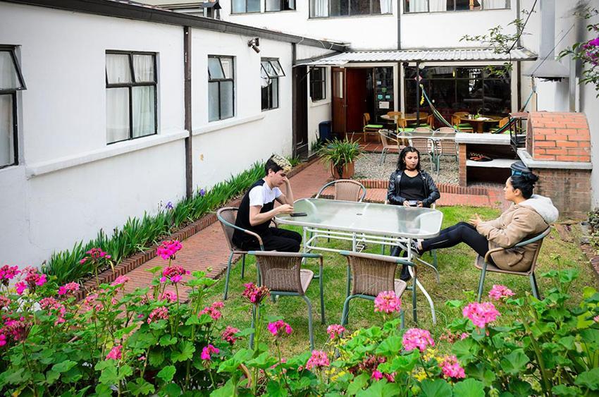Hostal La Pinta Bogotá Zewnętrze zdjęcie