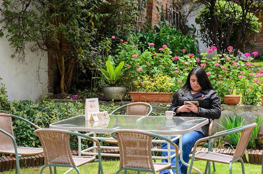 Hostal La Pinta Bogotá Zewnętrze zdjęcie