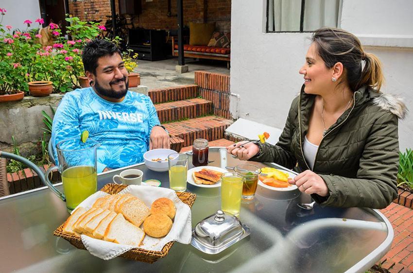 Hostal La Pinta Bogotá Zewnętrze zdjęcie